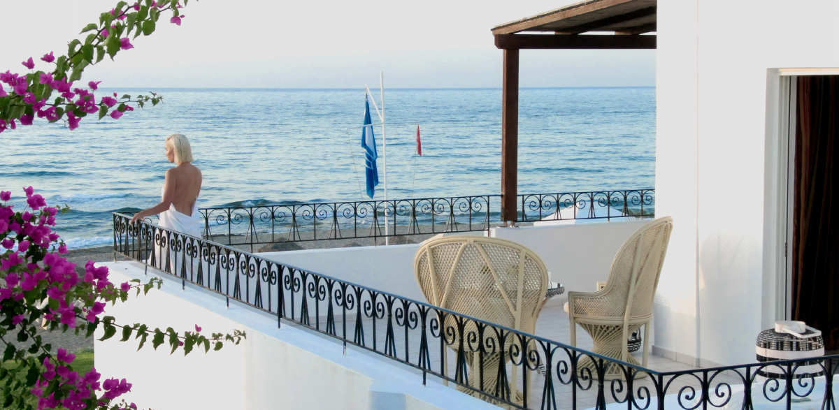 04-two-bedroom-beach-villa-terrace-in-caramel-boutique-resort