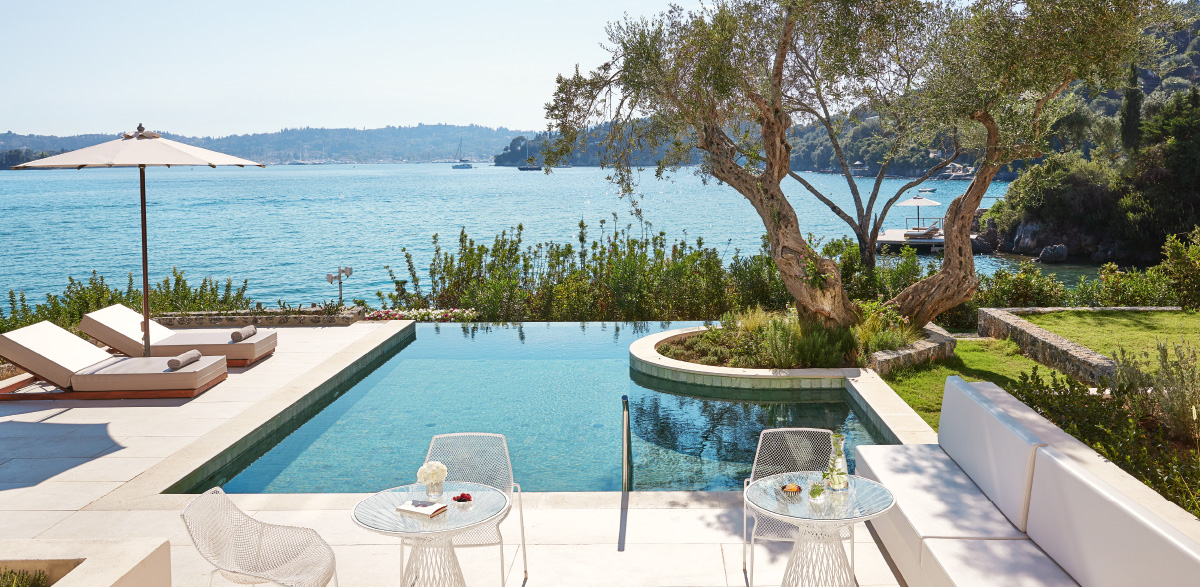 02-three-bedroom-beachfront-villa-private-pool-exterior-lounges