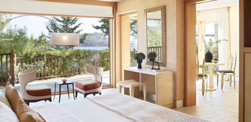 honeymoon-suite-luxury-accommodation-sea-view-in-greece